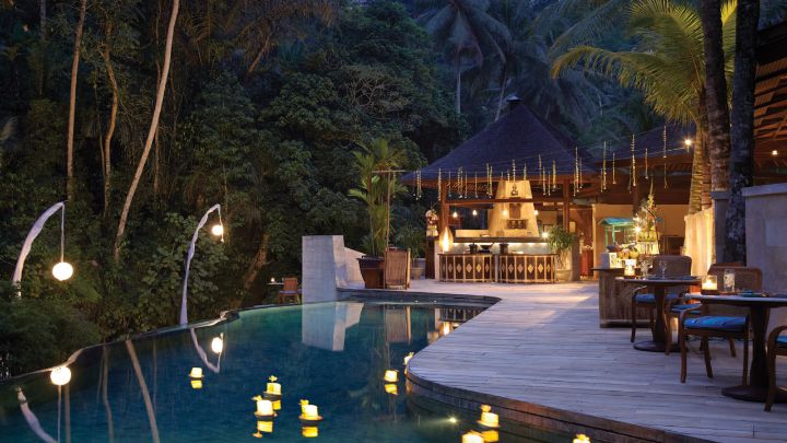 Riverside Cafe At Four Seasons Sayan