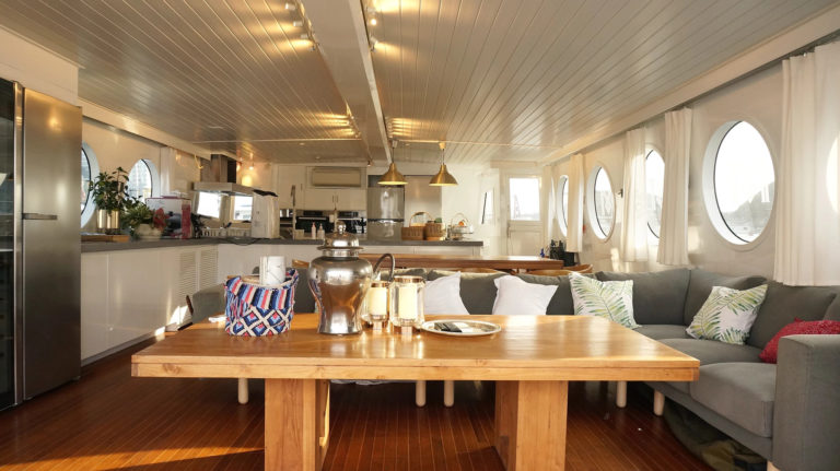 Kea Houseboat in Hong Kong for Families