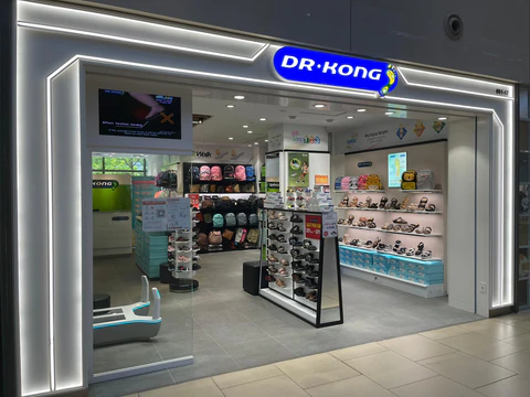 Top Footwear Stores For Kids_Dr Kong